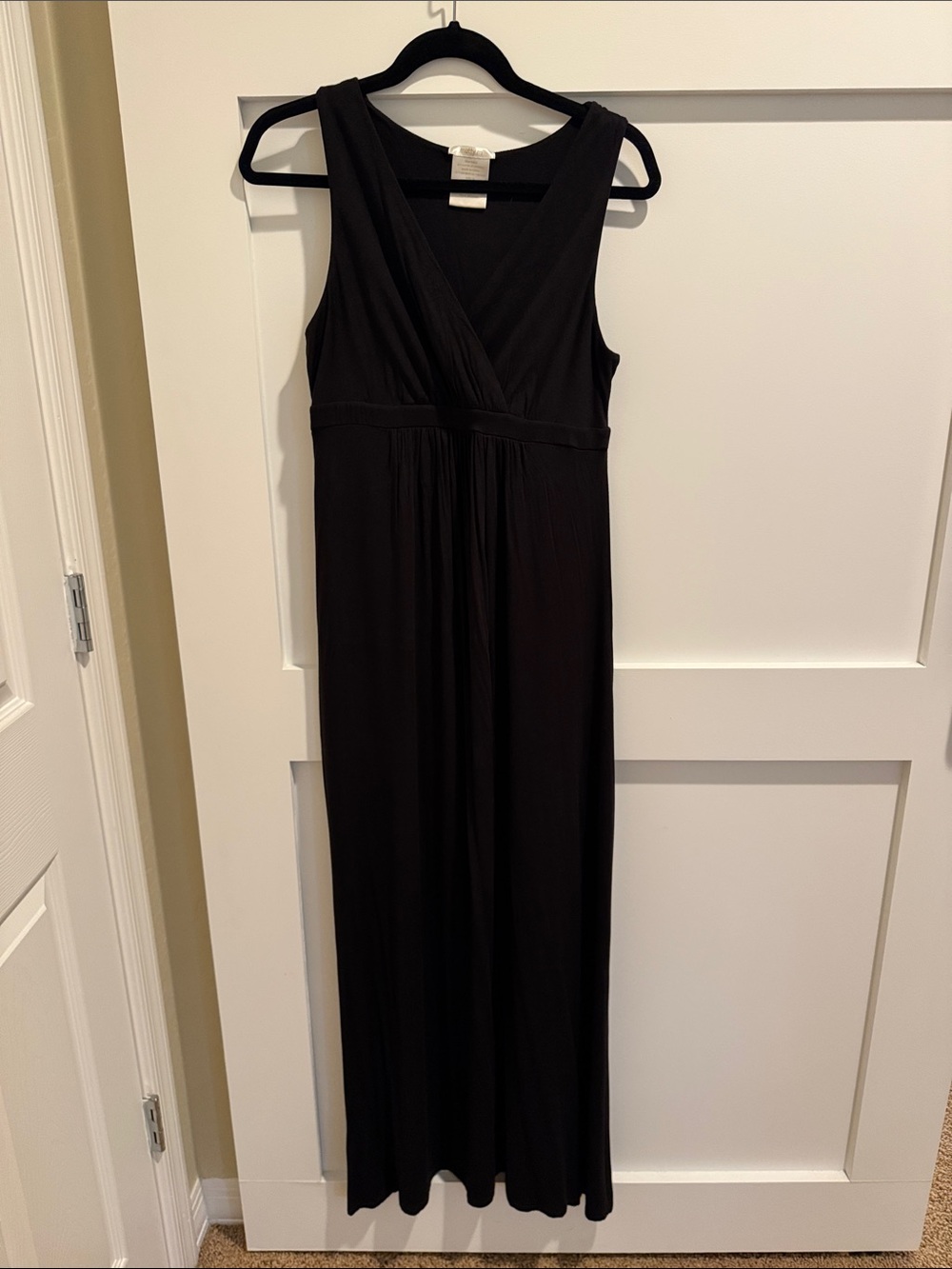 Matty M Black Sleeveless V-Neck Maxi Dress